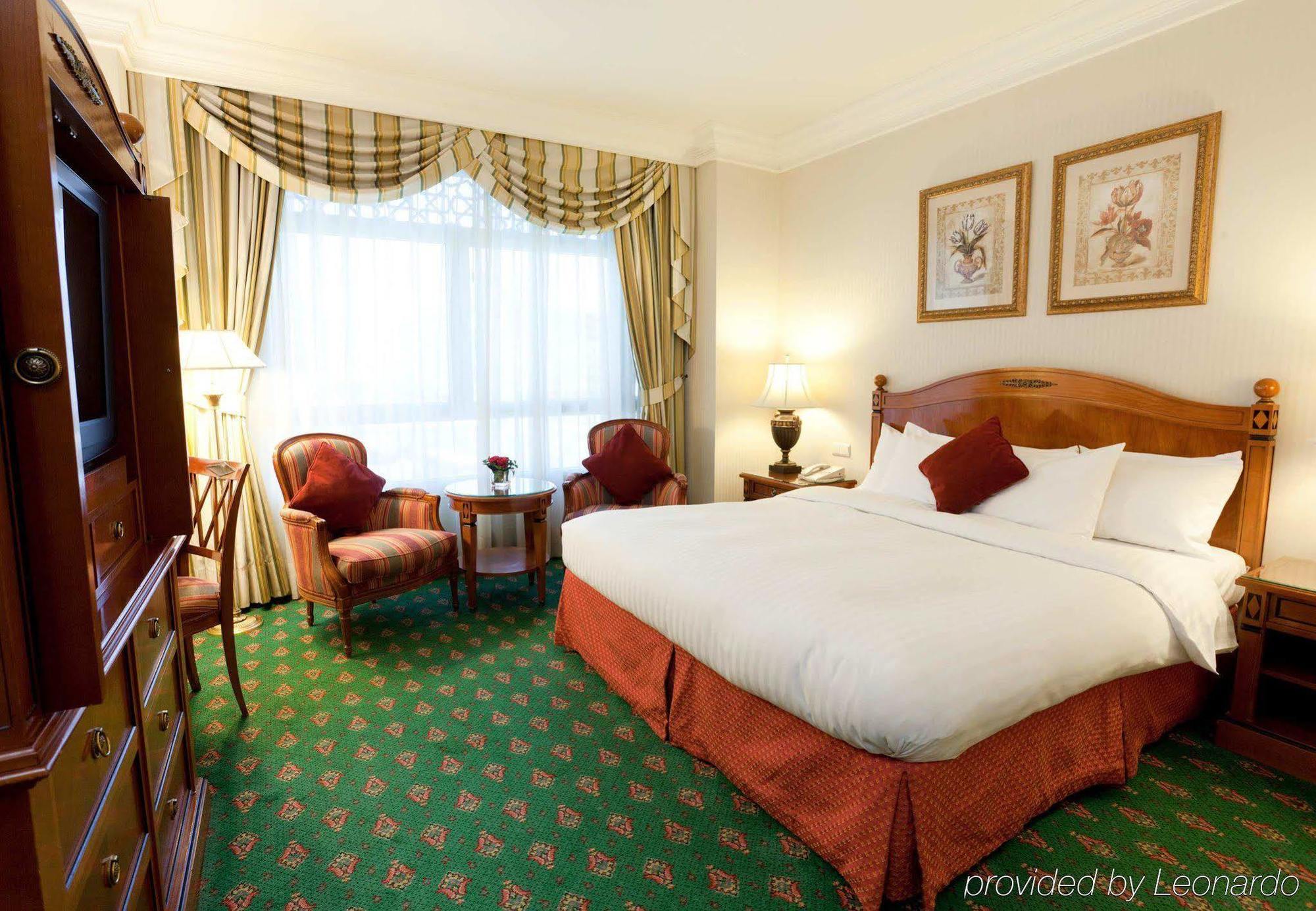 Madinah Marriott Hotel Medina Room photo